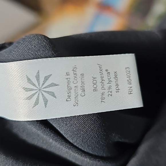 Athleta Capri Leggings Size Small - Picture 5 of 8